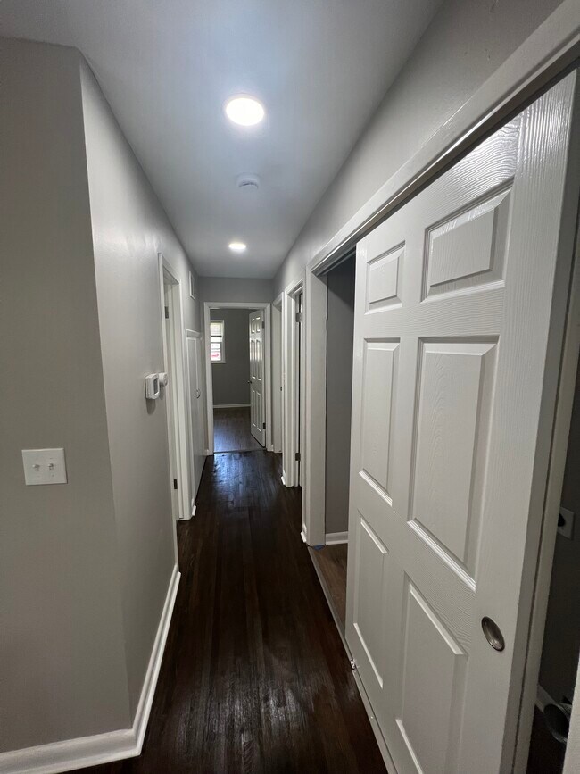 Foto del edificio - 3449 S Euclid Ave