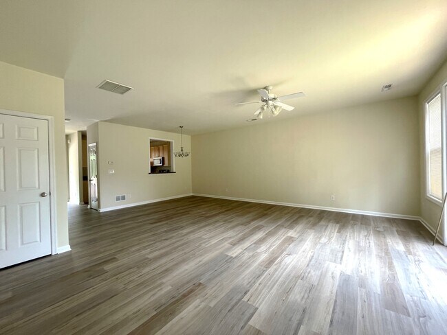 Foto del edificio - 2436 N Berkshire Rd