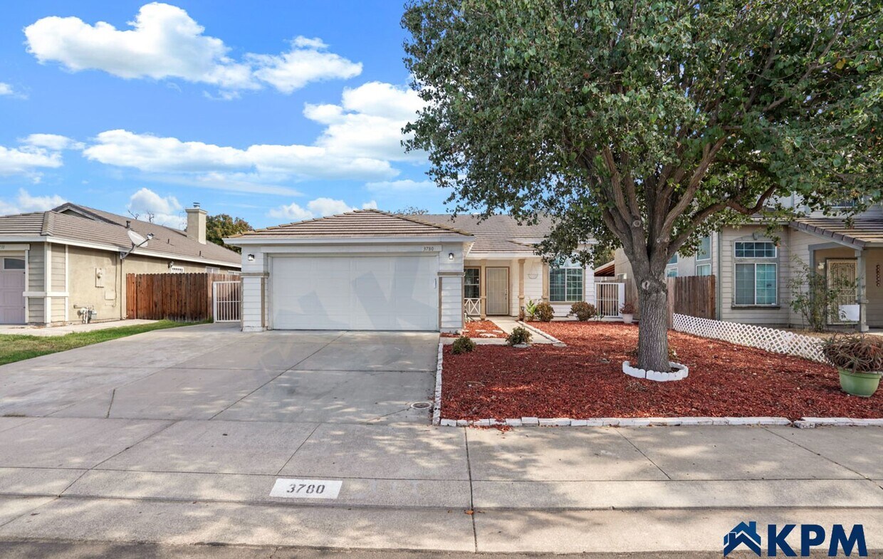 Primary Photo - Single-Story 3-Bedroom 2-Bath Weston Ranch...
