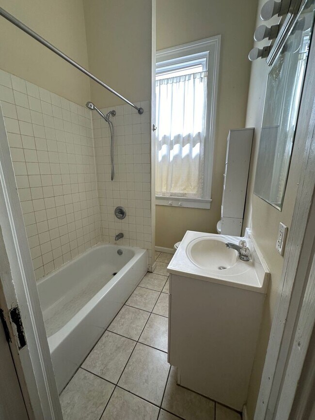 Building Photo - 312-314SClark