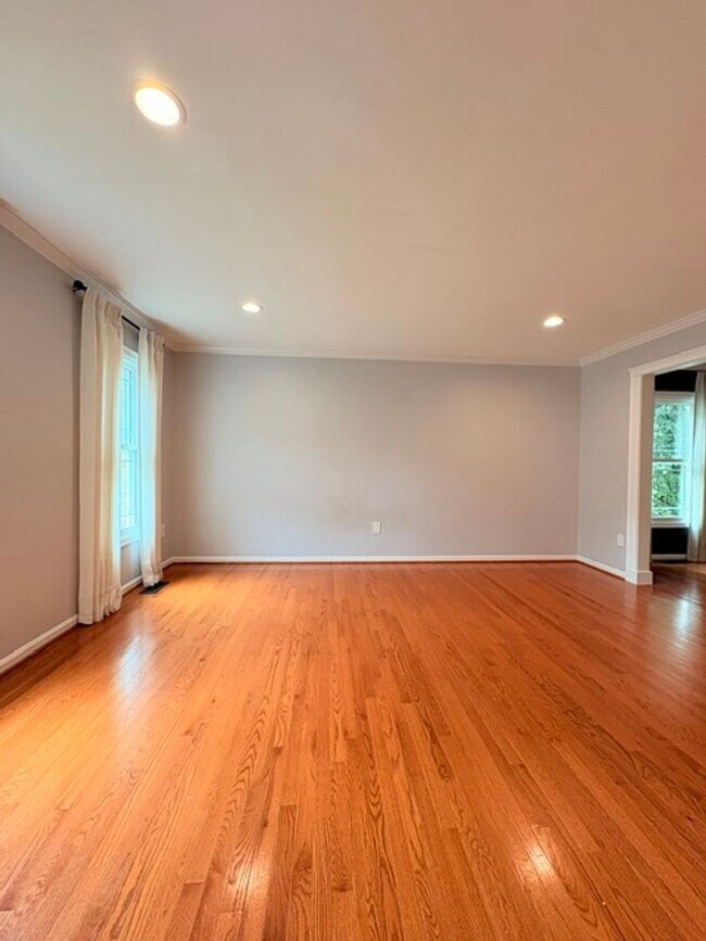 Building Photo - 18514 Gingerbread Ln