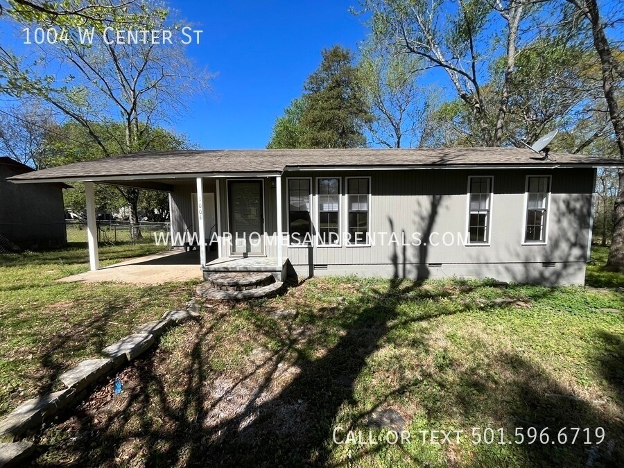 Primary Photo - 1004 W Center St | $895 | 2 beds, 1 full b...