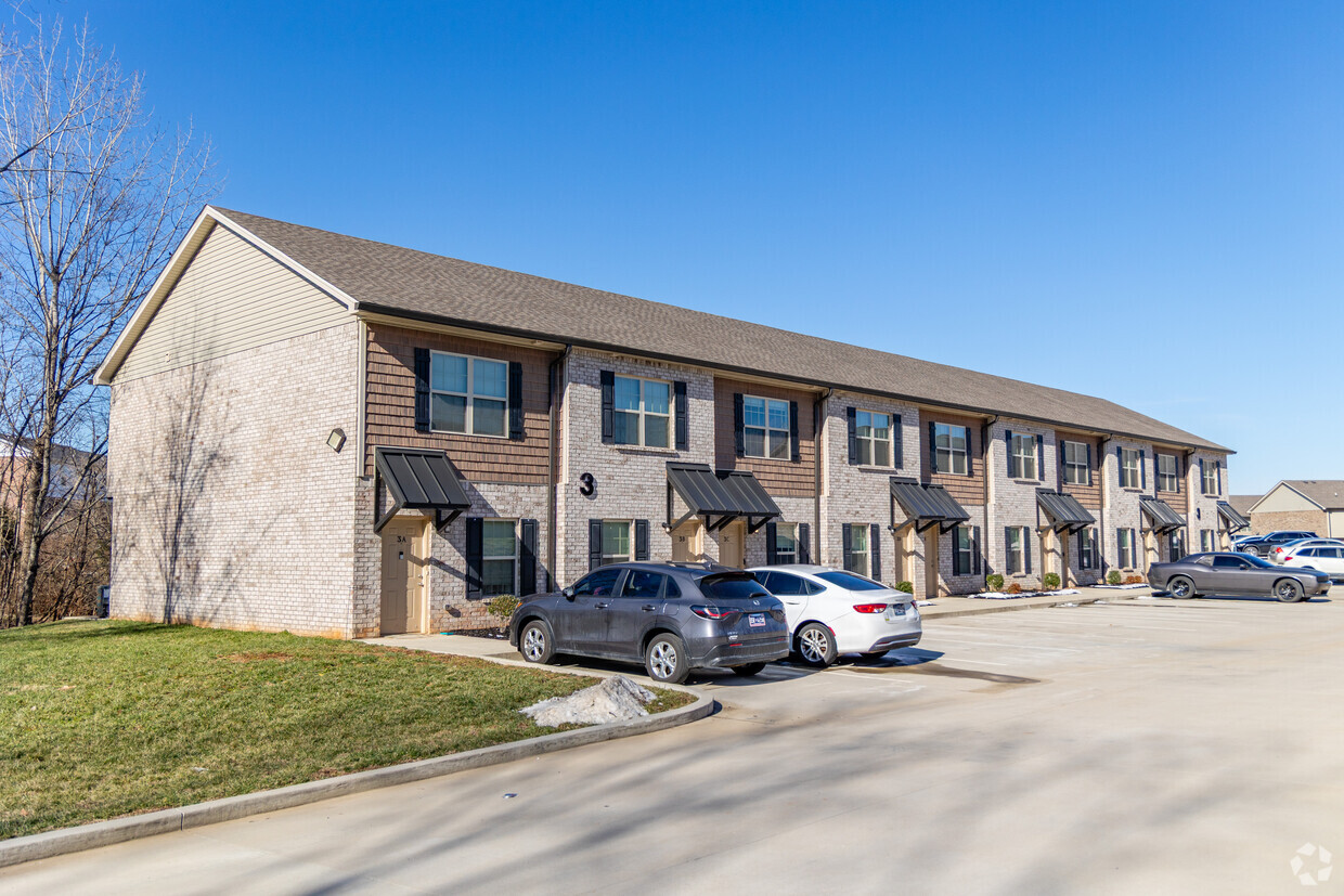 Primary Photo - Pinebrook Apartments