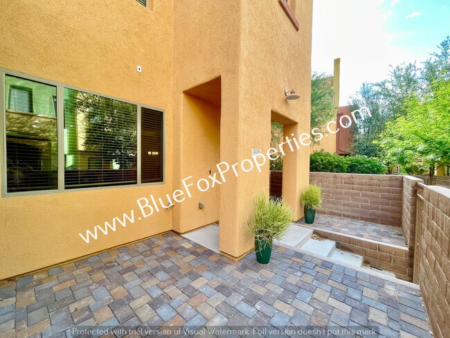 Foto del edificio - 2428 E Emerald Moon Dr