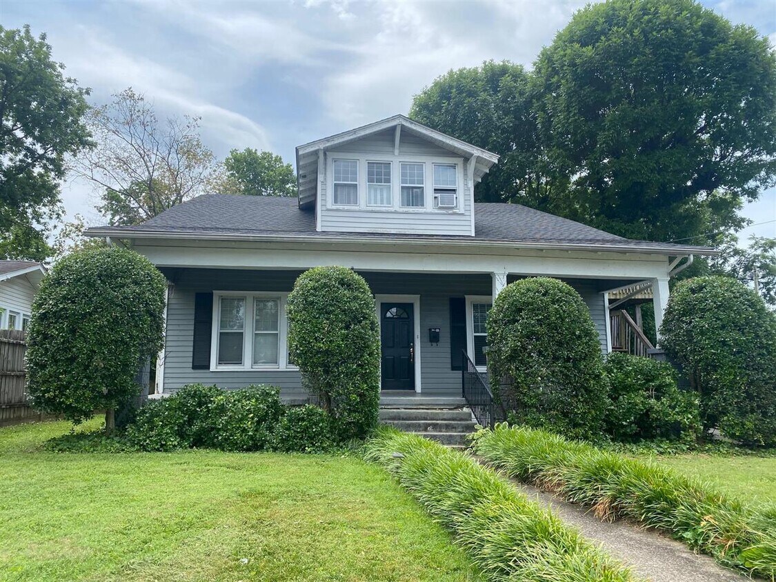 Primary Photo - 1122 Nutwood St