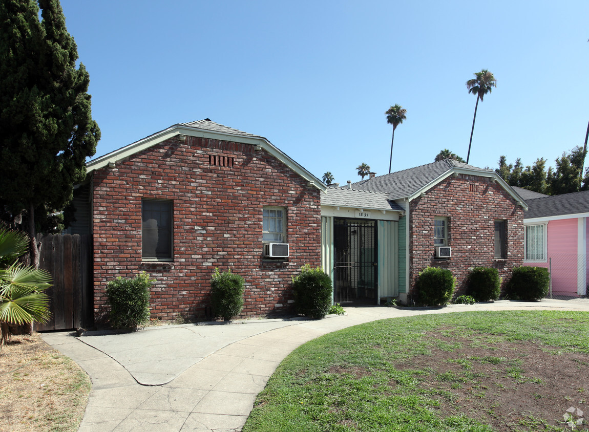 Colorado Parkwood Apartments - 1837 E Colorado Blvd