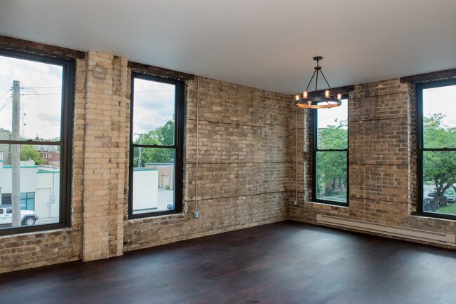 Building Photo - 23 8th St S