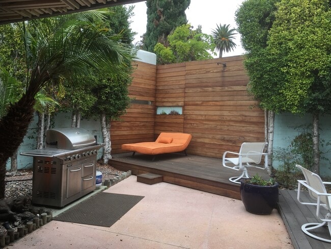 Foto del edificio - Close to Downtown! Mid-Century Modern Home...
