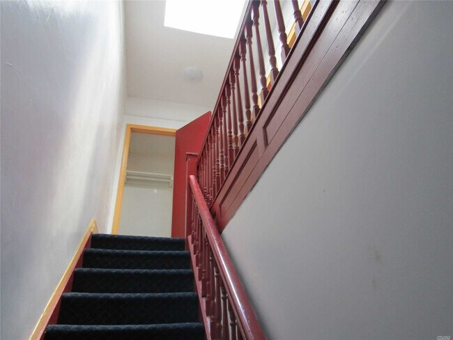 Foto del edificio - 88-15 208th St