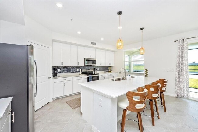 Foto del edificio - 12640 Radiance Ct