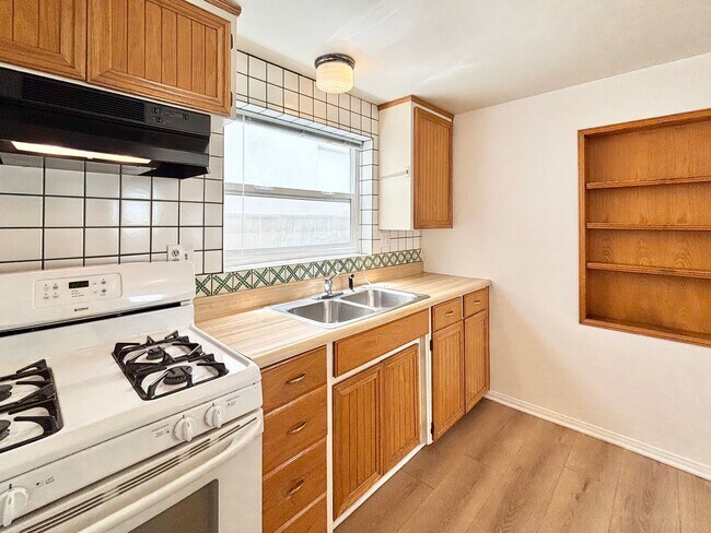 Foto del edificio - 4027-4029 Ocean Dr