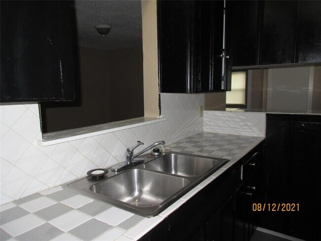 Foto del edificio - 10426 Castleton St