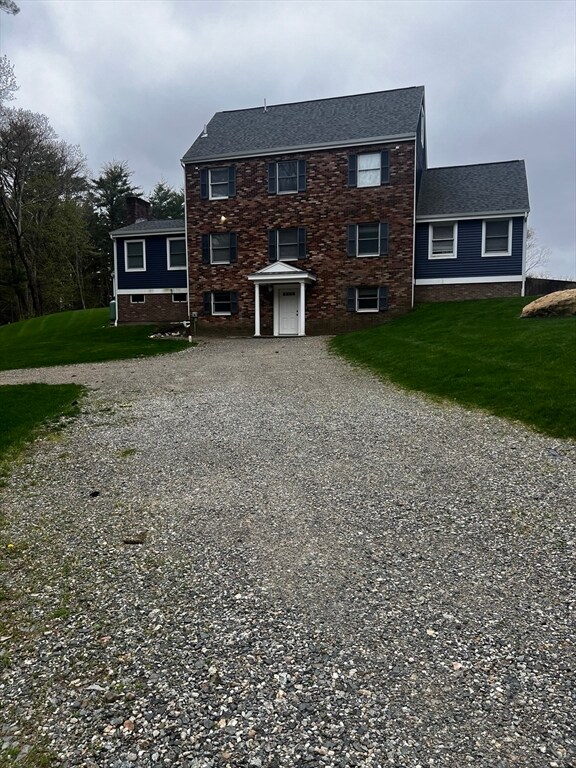 Primary Photo - 152 Glen St