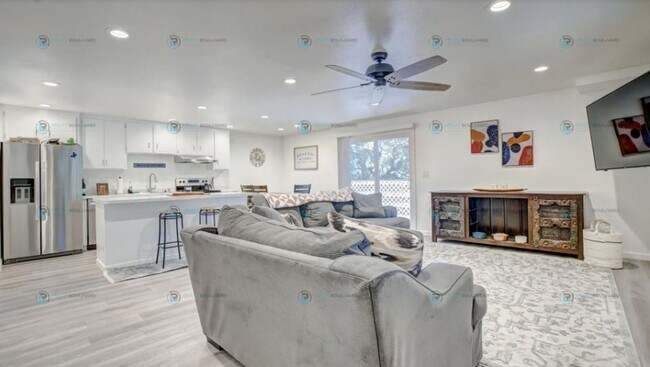 Building Photo - Stylish Tahoe Retreat with Modern Kitchen ...