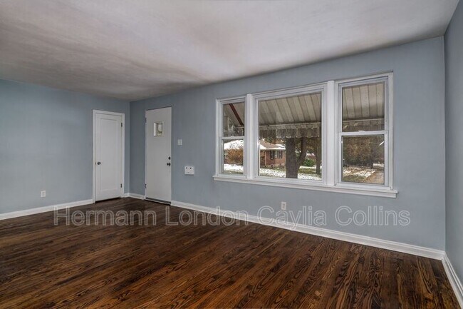 Foto del edificio - 7725 Kenridge Ln