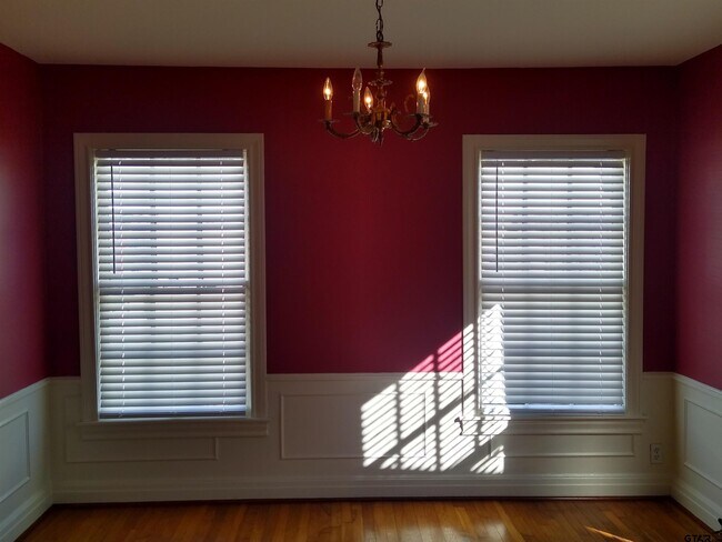 Foto del edificio - 409 Sunny Ln