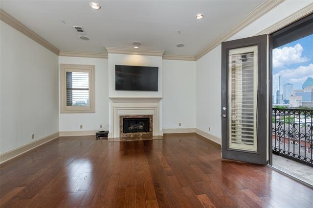 Building Photo - 2848 Woodside St