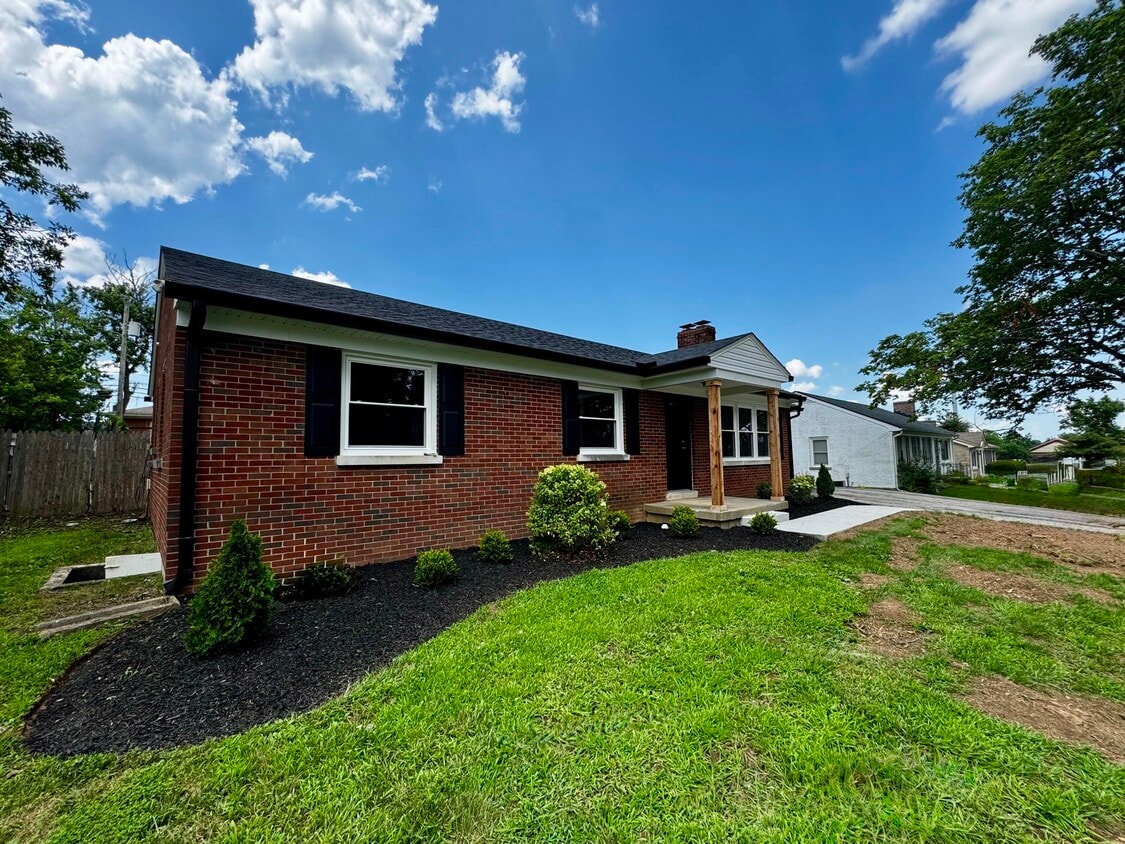 Foto principal - 1821 Blue Ridge Dr
