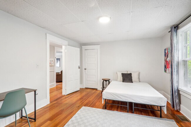 Foto del edificio - 606 Moreland Ave SE