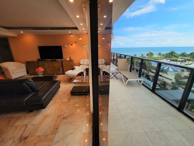 Building Photo - 5225 Collins Ave