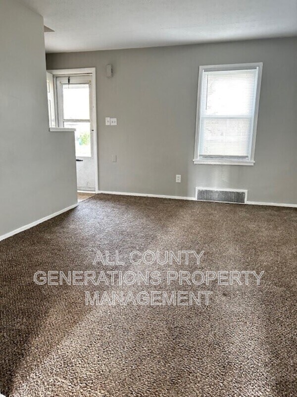 Foto del edificio - 960 N Central Dr