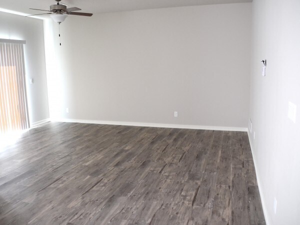 Sala de estar - 8318 Brookview Pl