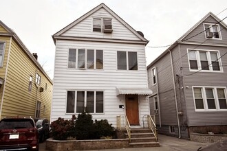 Building Photo - 14 Newark Bay Ct