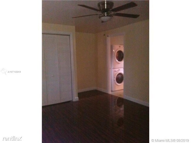 Building Photo - 2 br, 2 bath Duplex - 5614 Taylor St