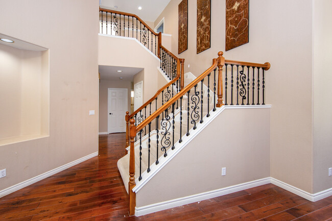 Building Photo - 27623 Rutherford Place