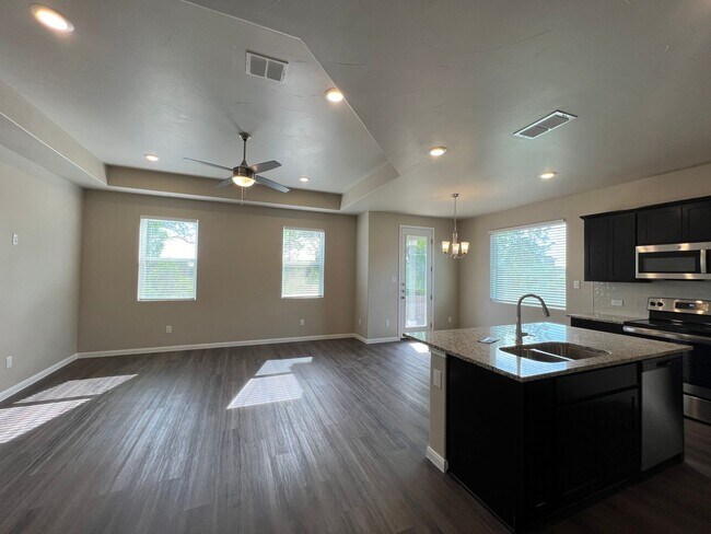 Building Photo - Gorgeous Brand New Build 3/2- Hannah Heigh...