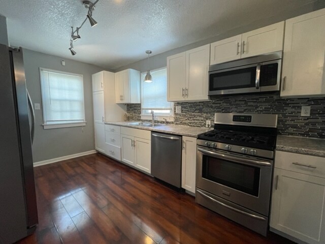 Foto del edificio - 725 N Hillcrest Blvd