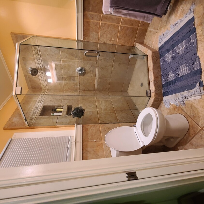 Building Photo - 190 Forrest Ave