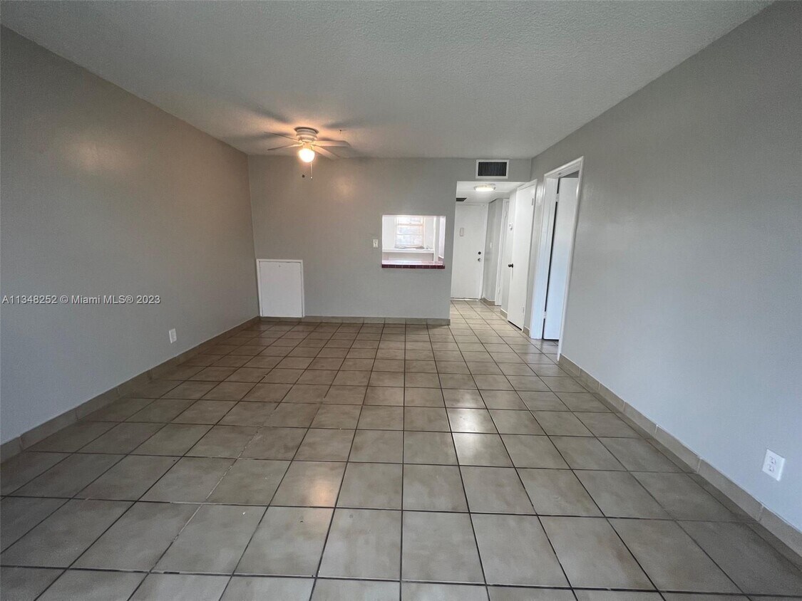20201 NE 29th Ct Unit D217, Aventura, FL 33180 Condo for Rent in