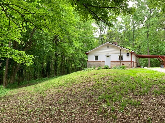 Building Photo - 7828 E State Rd 45