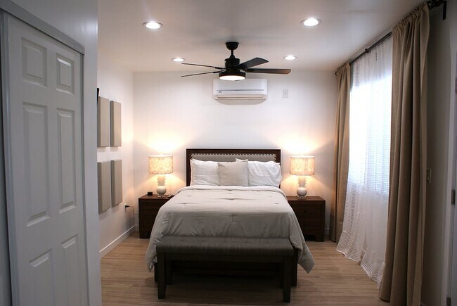 Foto del edificio - 7065 Aura Ave