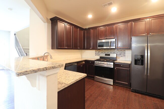 Foto del edificio - 7150 Post Rd