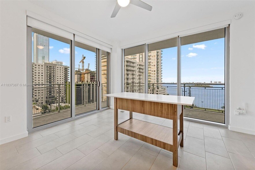 Foto principal - 2150 N Bayshore Dr