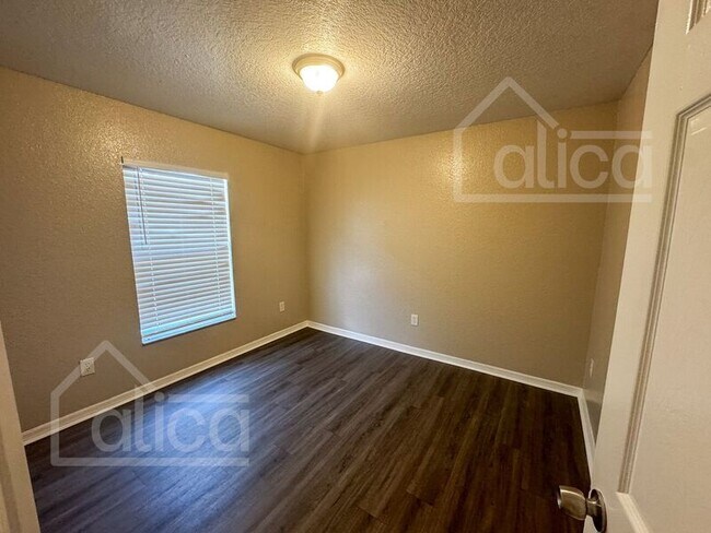 Foto del edificio - 1317 14th St S