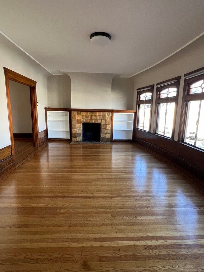 Building Photo - 854 37th Ave