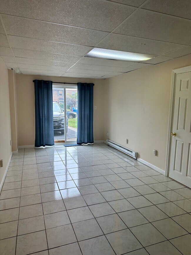 Foto del edificio - 145 Sutcliffe Ln