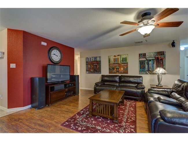 Foto del edificio - 4917 Trail Creek Dr