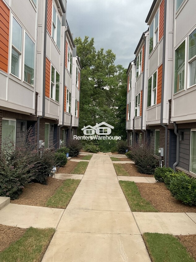Primary Photo - 1319 Millpark Ln