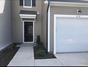 Building Photo - 614 Bucknell Way