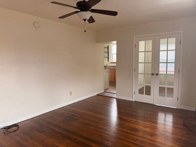 Foto del edificio - 2Bed - Sunny apartment right at El Cerrito...