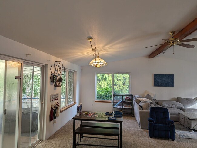 Foto del edificio - 13315 Lost Lake Rd