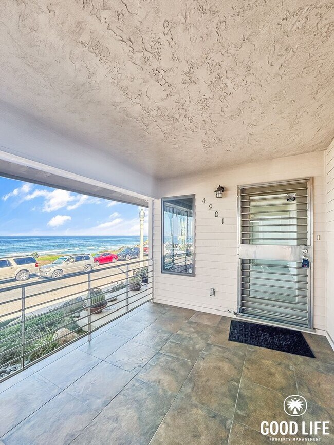 Foto del edificio - Beautiful 2B 2BA Home Steps From the Ocean!