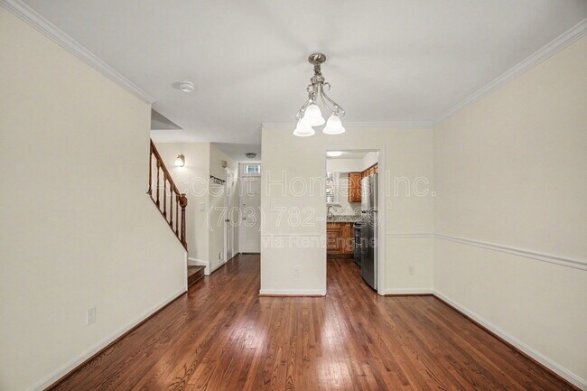 Foto del edificio - 449 Old Town Ct