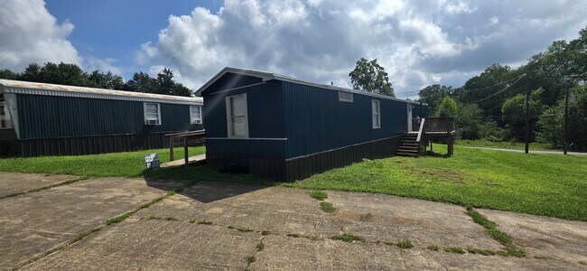 Foto del edificio - 8364 Cedar St