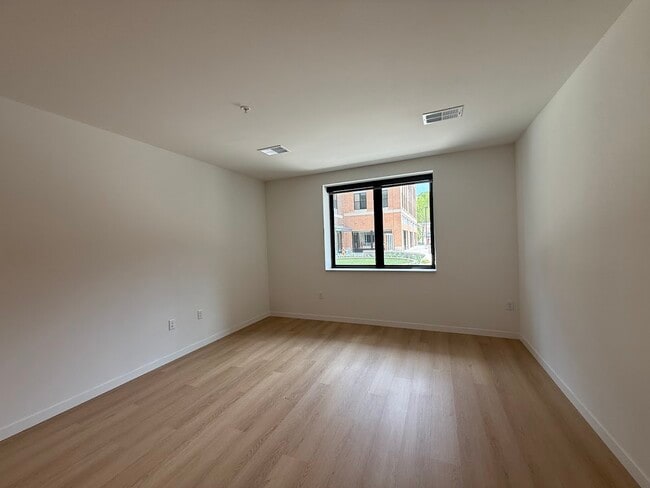 Irwin North - 1 Bed / 1 Bathroom - Irwin