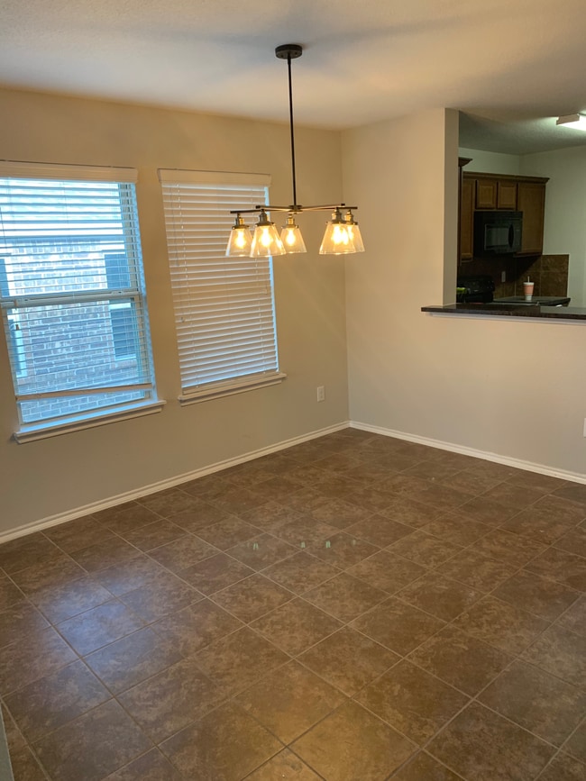 Building Photo - 1111 Bellevue Dr